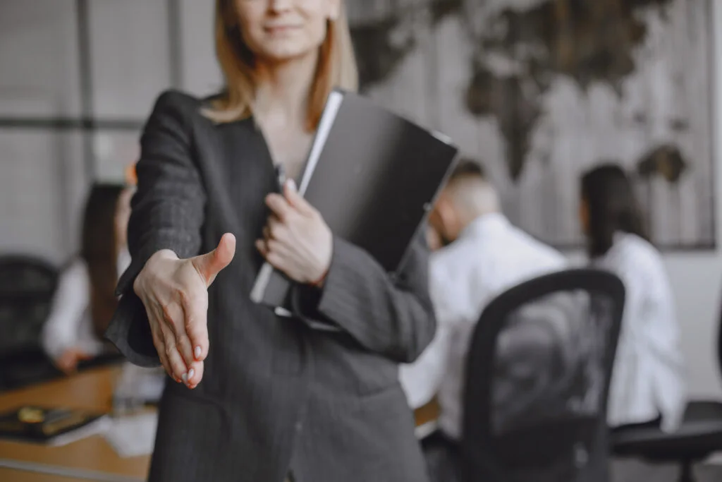 Como o Autoconhecimento Impacta a Liderança nas Empresas