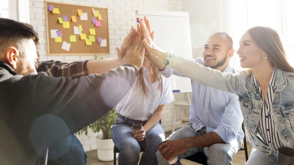 Comunicação Assertiva no Trabalho: Melhore o Clima