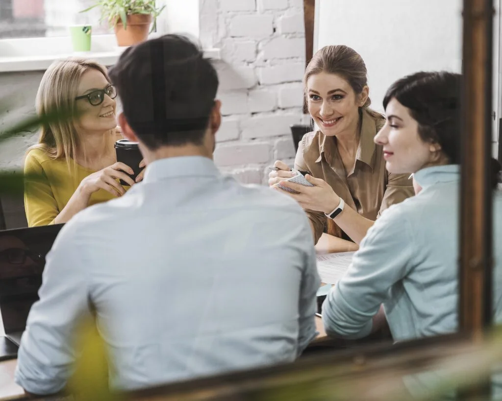 Feedback Construtivo: Melhore o Desempenho no Trabalho