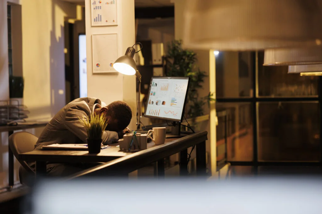 Síndrome de Burnout nas Empresas: Como Prevenir e Cuidar dos Colaboradores