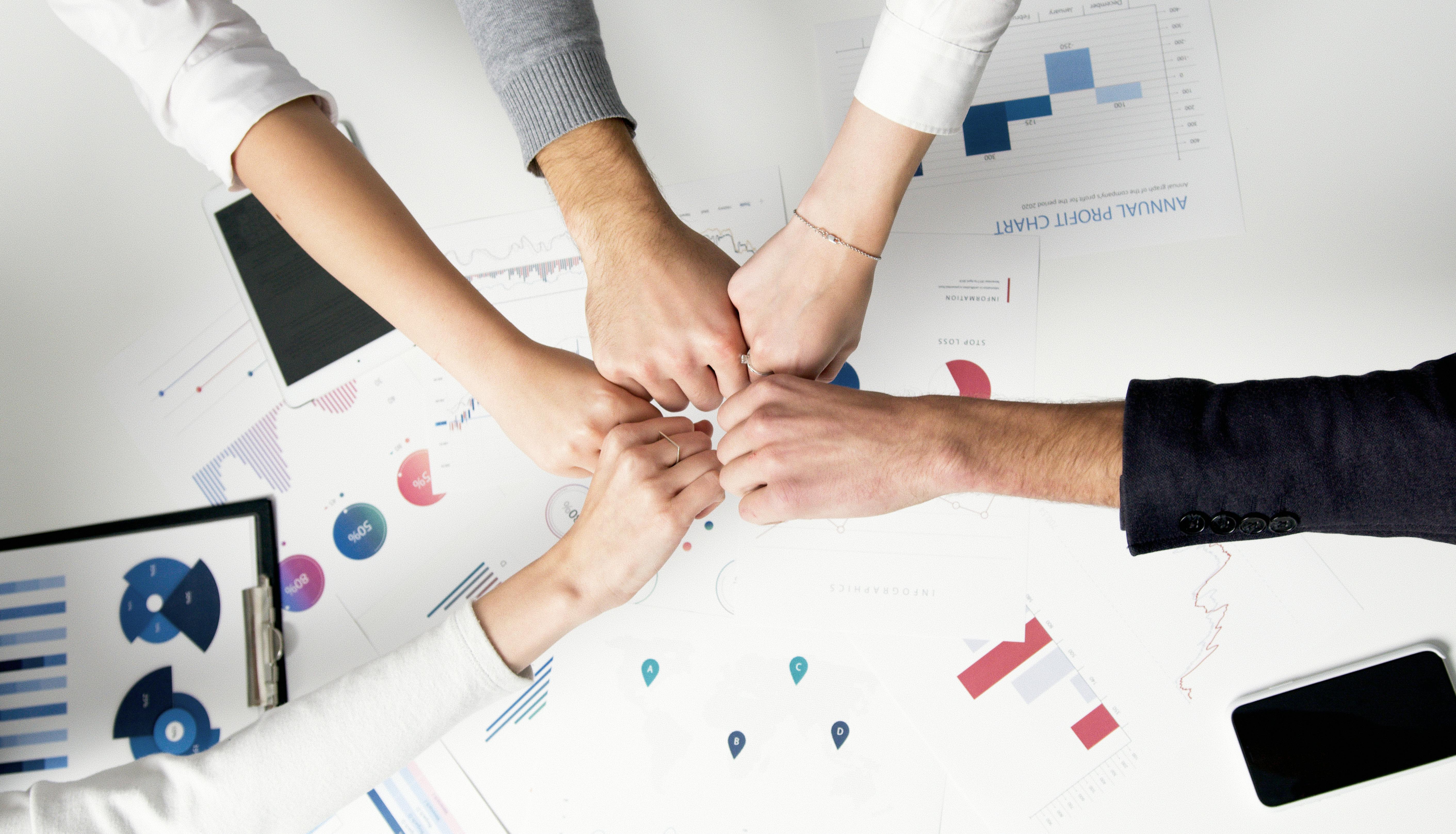 Como lideranças emocionalmente inteligentes transformam ambientes de trabalho